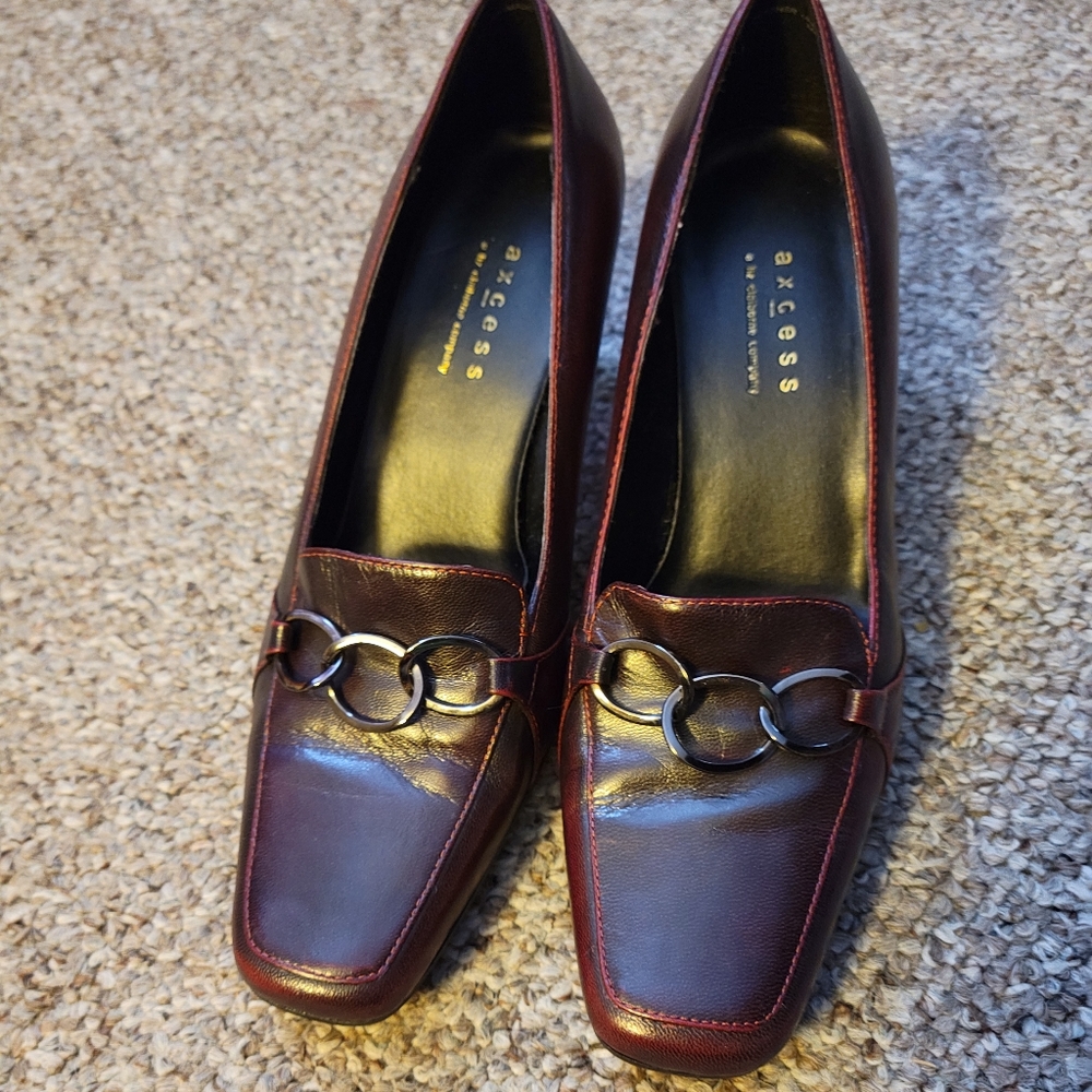 Axcess Liz Claiborne Womens  Maroon Leather Loafer High Heel square toe